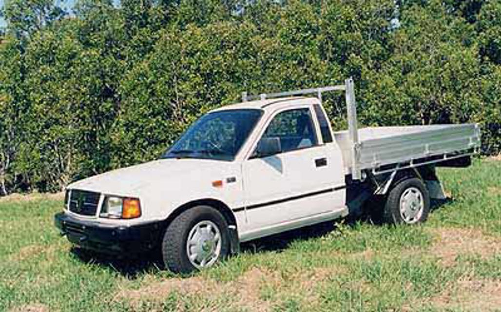 TATA TELCOLINE 1998 2-Door Ute