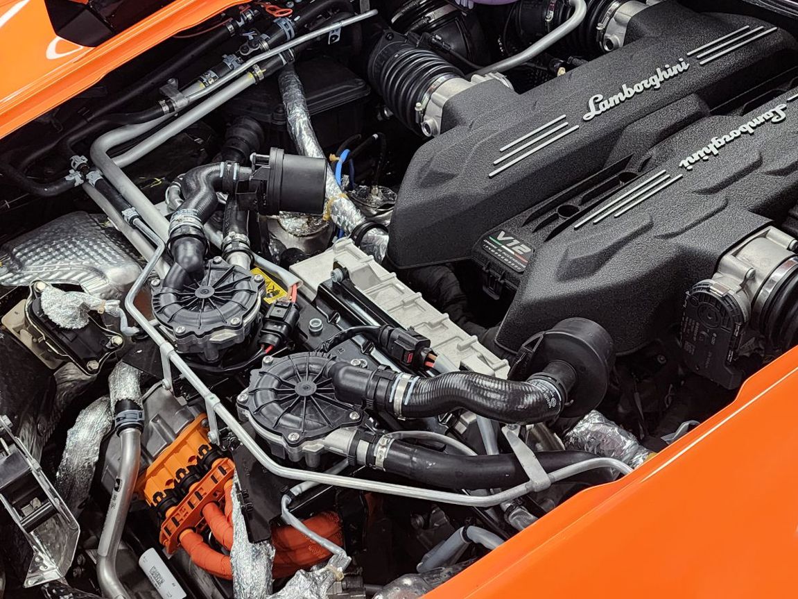 Lamborghini Revuelto V12 PHEV.