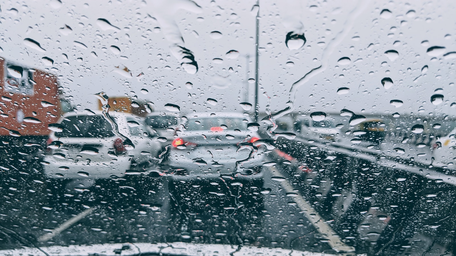 How to manage your speed in variable weather - Driven Car Guide