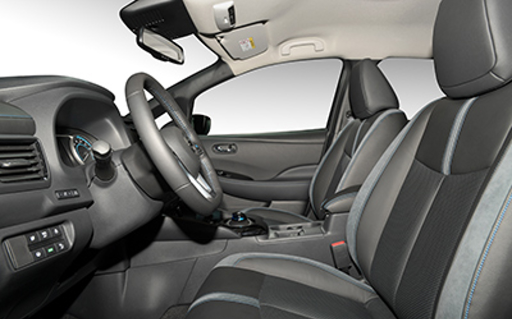 NISSAN LEAF 2023 5-Door Hatchback