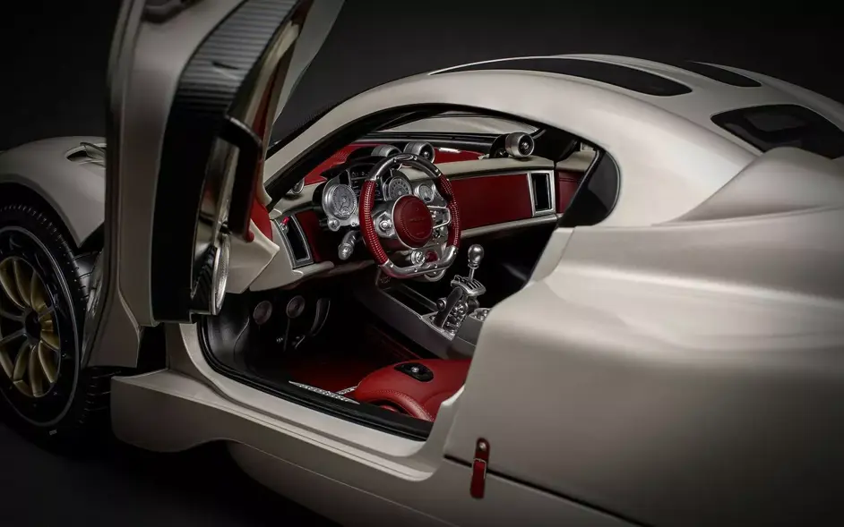 Pocher Pagani Utopia 1:8 scale model
