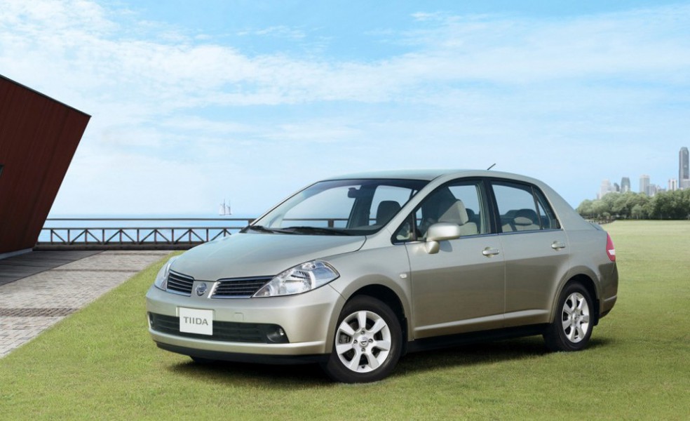 Nissan Tiida.