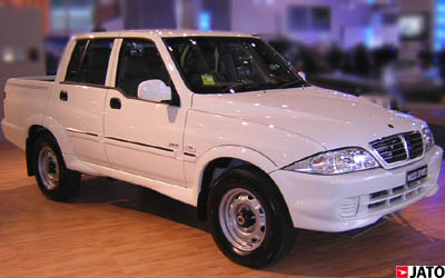 A SSANGYONG MUSSO SPORTS vehicle