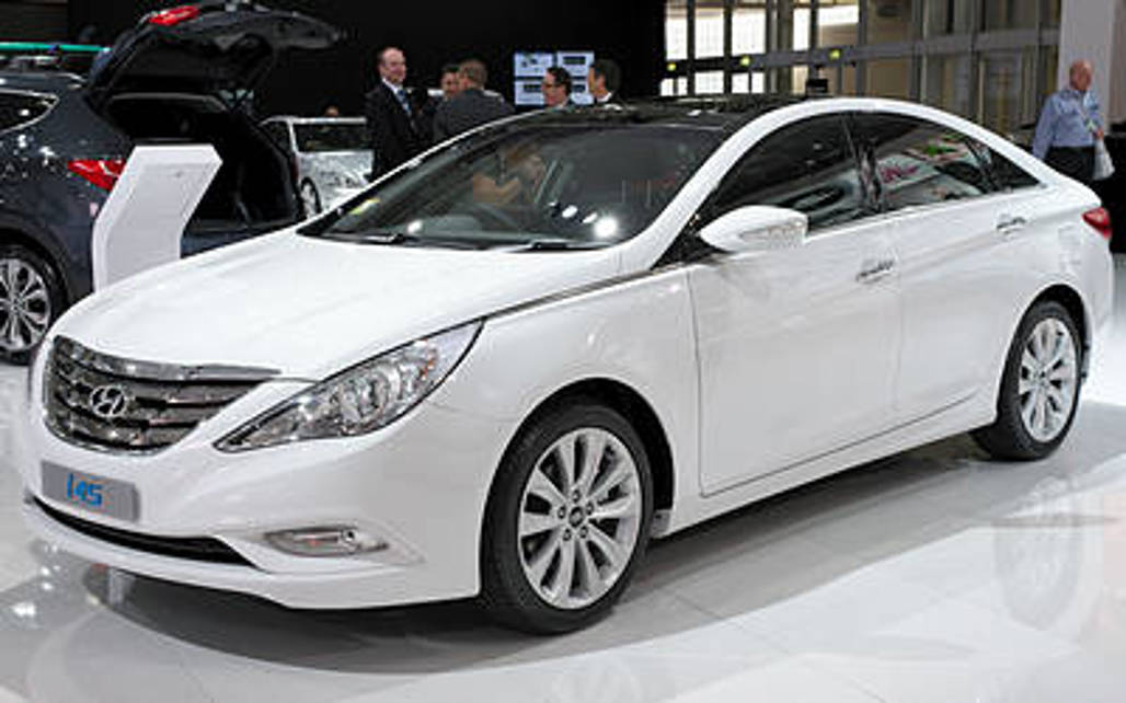 HYUNDAI I45 2013 4-Door Sedan  4SA LIMITED.
