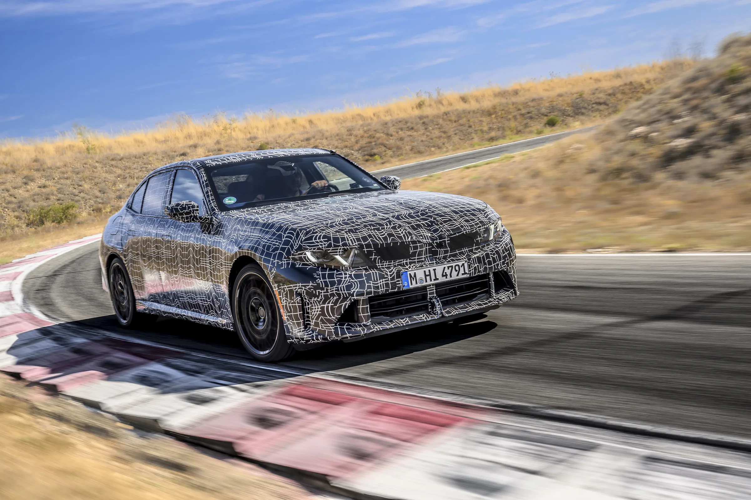 New BMW M350 packs 326kW and software drift mode