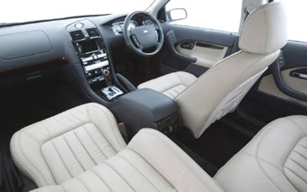 FORD FAIRLANE 2005 4-Door Sedan 4SA G220_