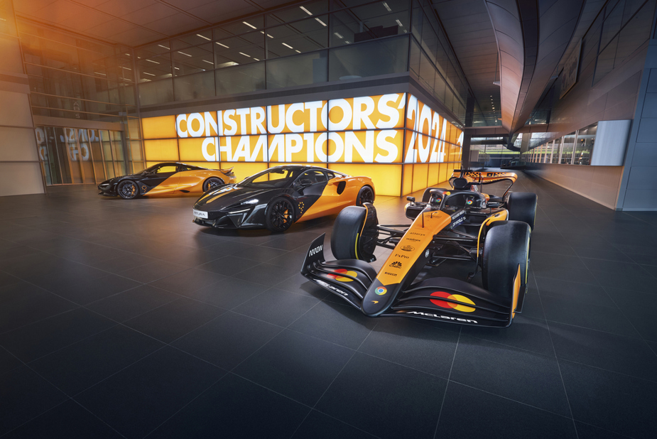 McLaren MCL38 Artura and 750S Celebration Edition