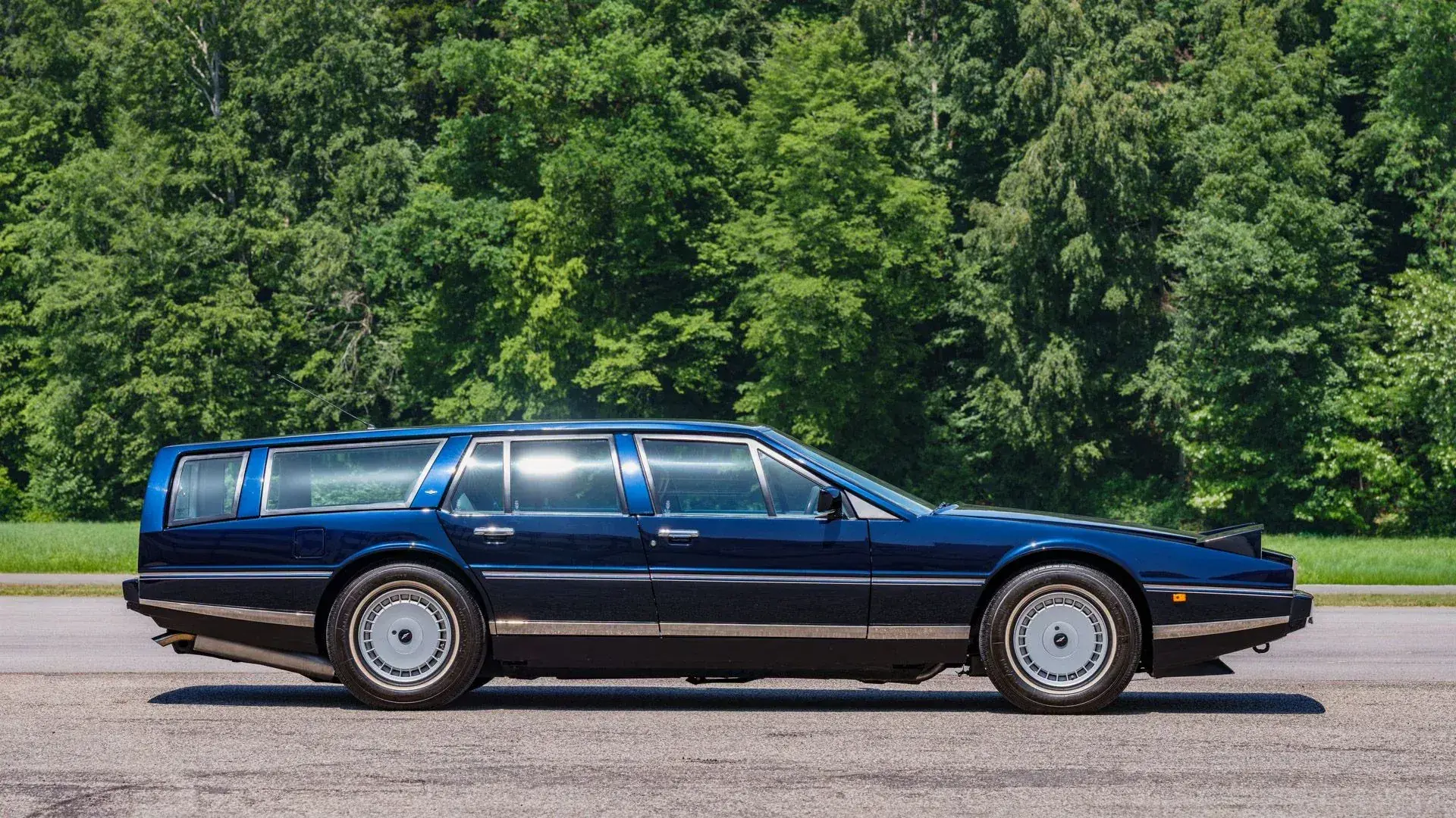 Aston Martin Lagonda shooting brake