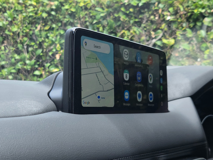 Mazda CX-5 GSX screen.