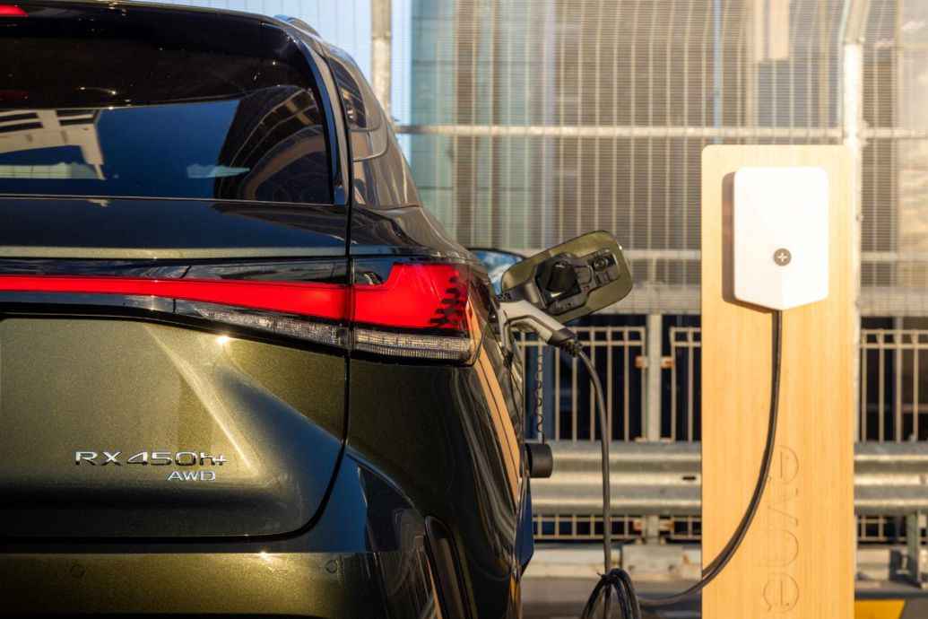 Lexus RX PHEV.