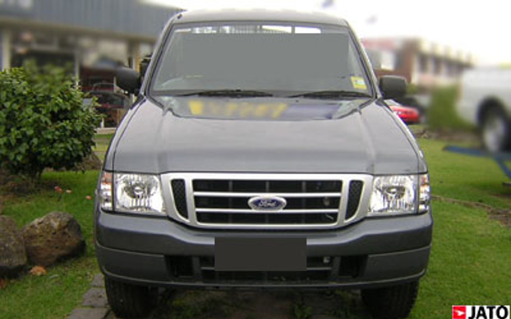 FORD ECONOVAN 2004 4-Door Ute