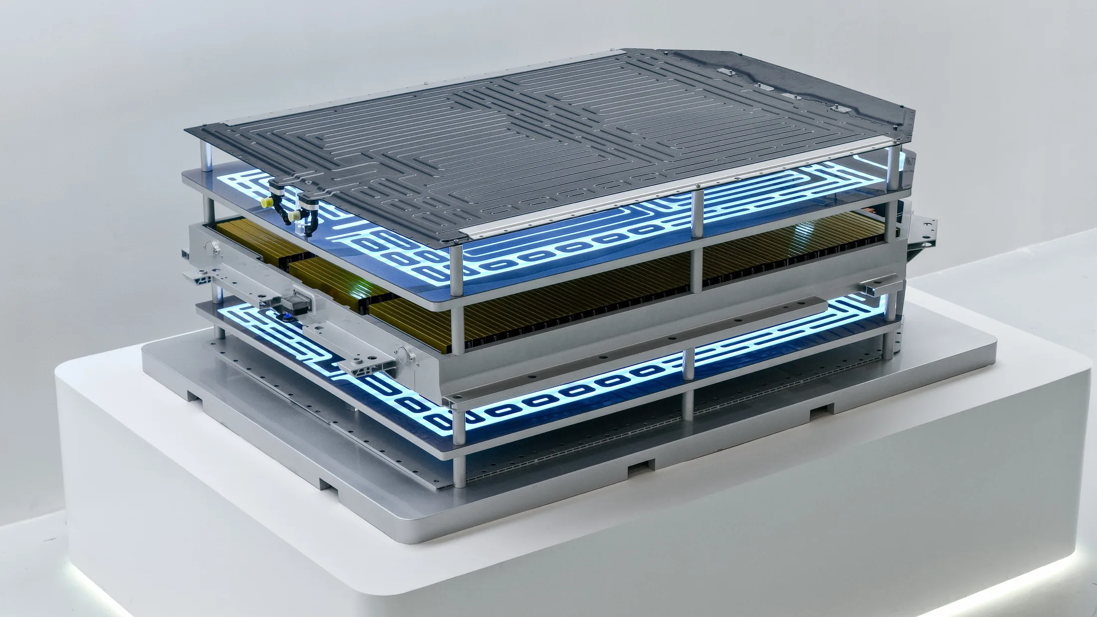 Geely's 2250kW charger takes cars from 10-70% in 4 minutes 30 seconds