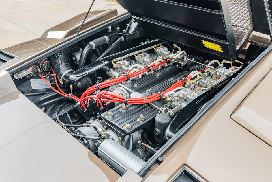Lamborghini Countach LP400 engine