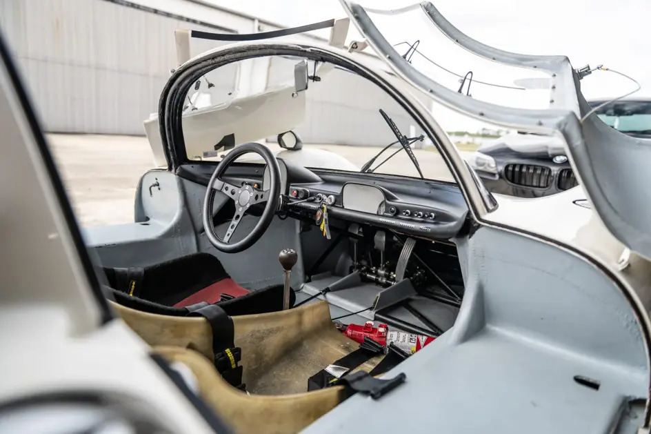 Porsche 910 prototype