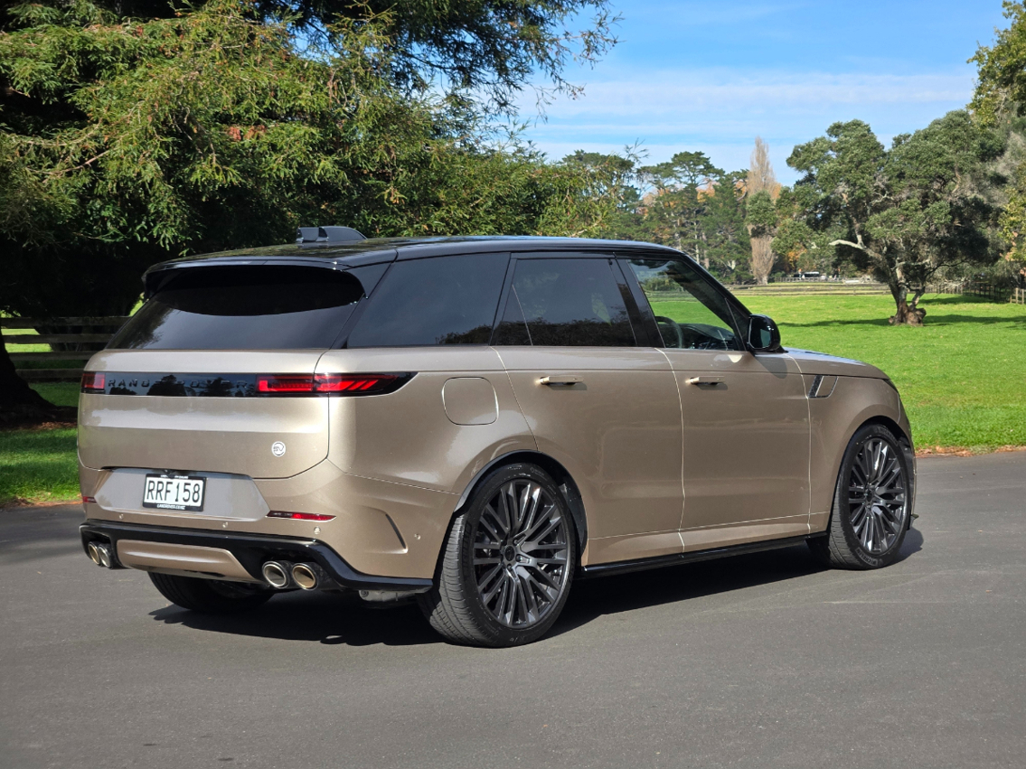 Range Rover Sport SV.