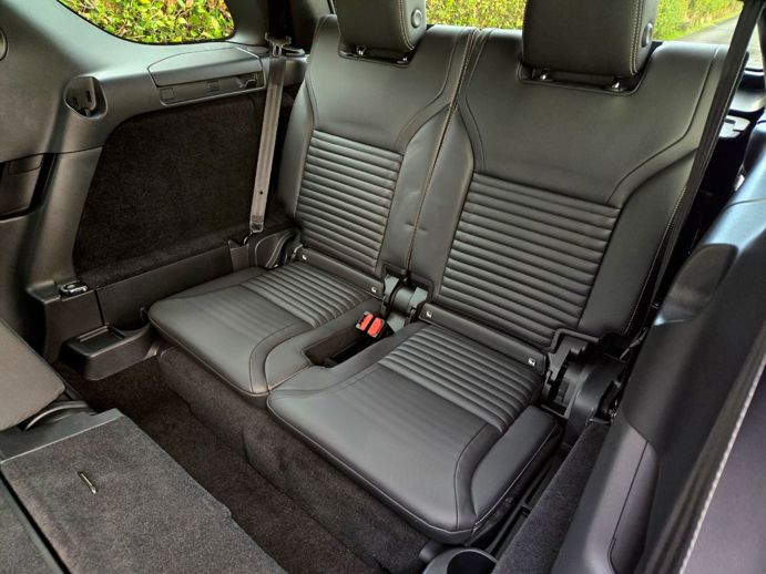 Land Rover Discovery D350 Dynamic HSE.