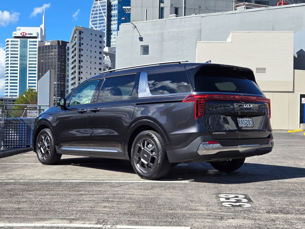 Kia Carnival Water hybrid.