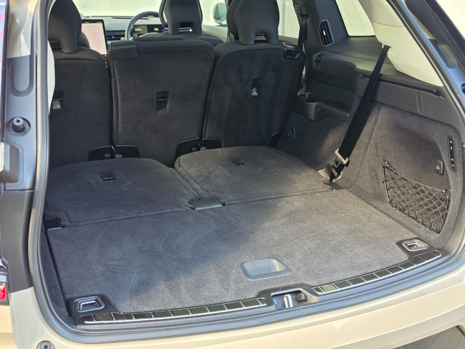 Volvo EX90 Ultra Performance.