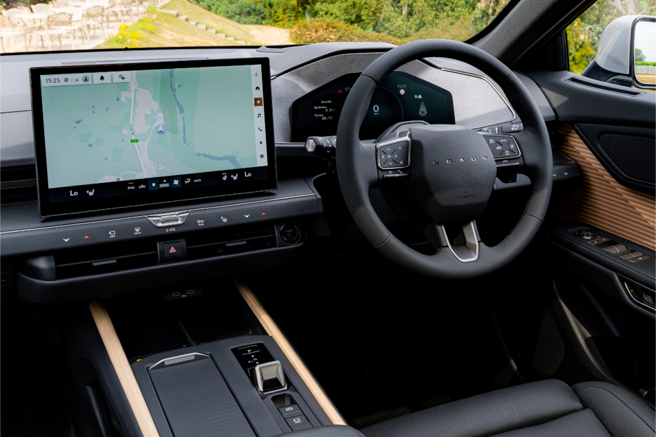 Lexus ES 500e Dynamic.