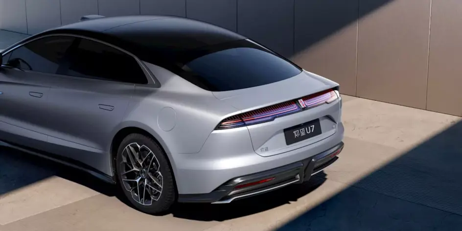 BYD YangWang U7