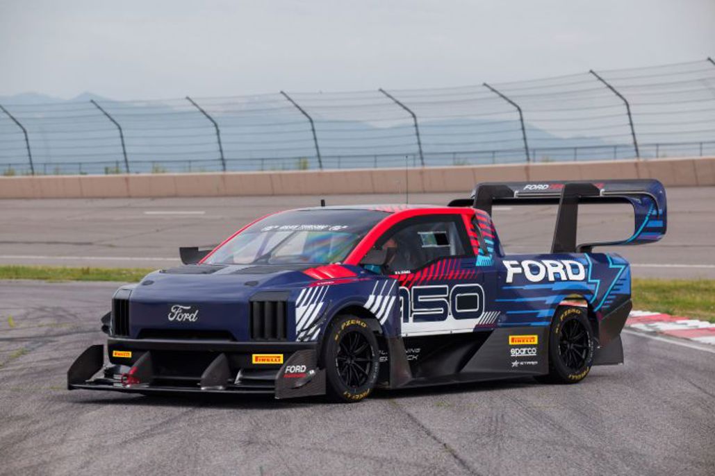 Ford Supertruck.