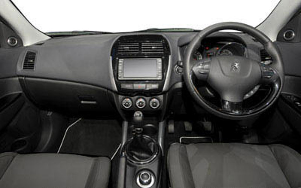 PEUGEOT 4008 2015 5-Door SUV