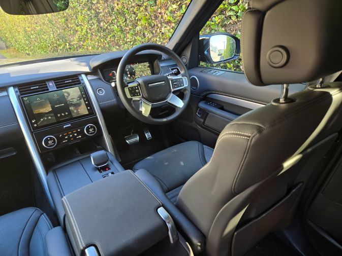 Land Rover Discovery D350 Dynamic HSE.