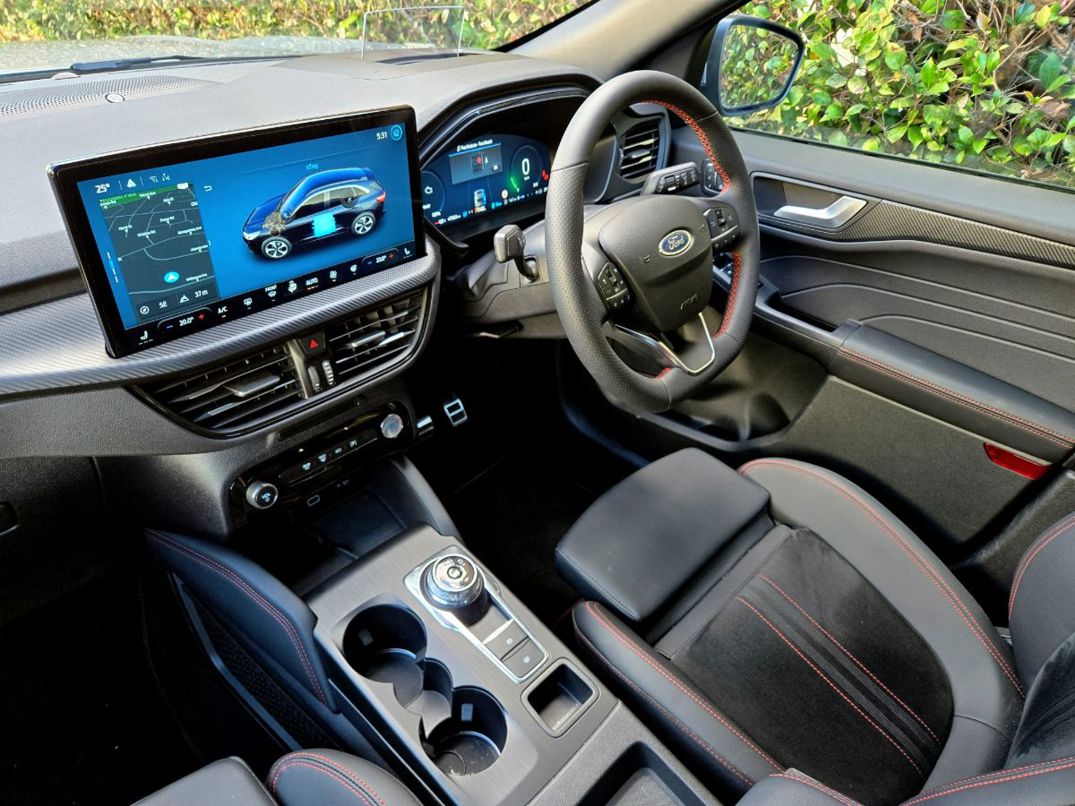 Ford Escape ST-Line X PHEV.