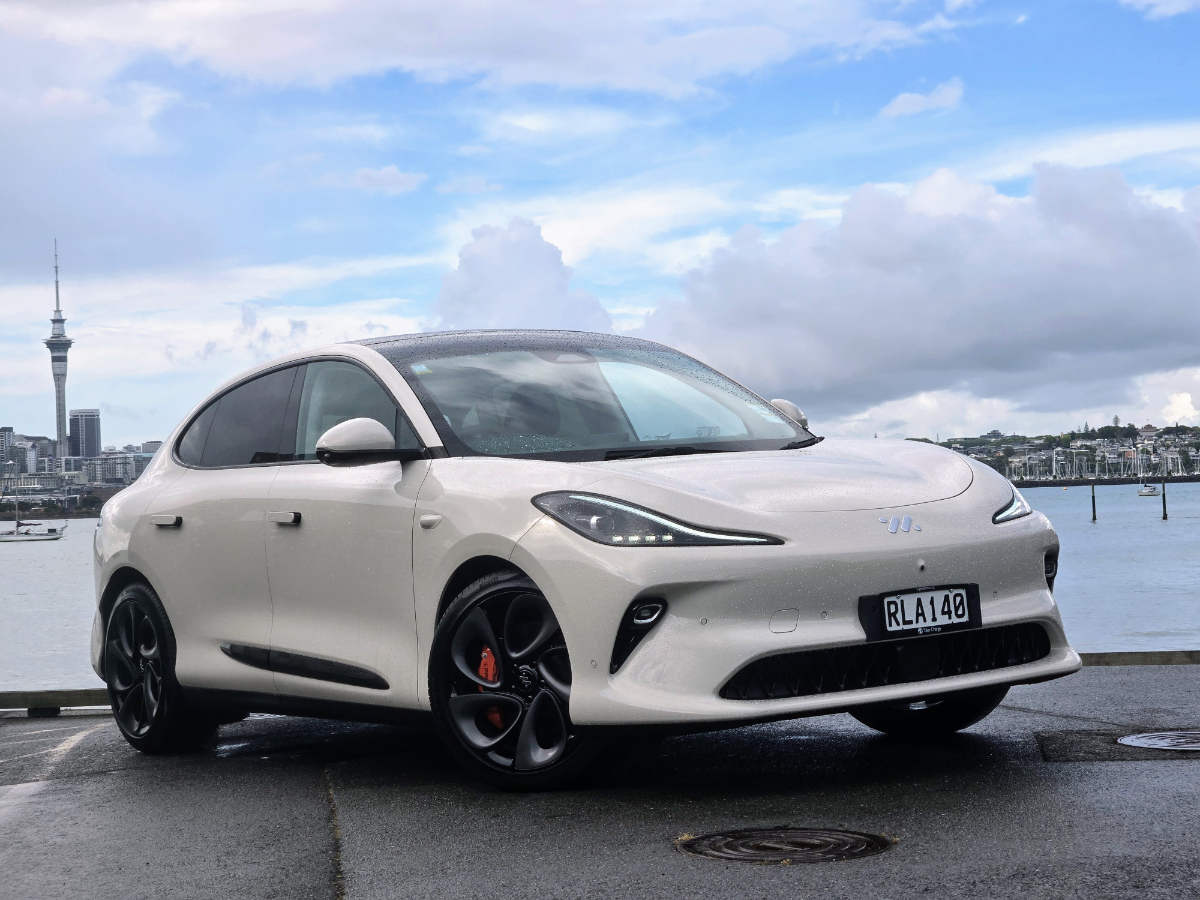 (MG) IM6 first drive: tech and tight turns